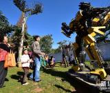 “變形金剛”昆明宣傳環(huán)保