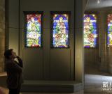 古典彩繪玻璃藝術(shù)展在紐約舉行 圖