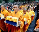 嵩山少林寺受贈首部完整《大藏經(jīng)》 圖