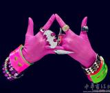 手上的藝術(shù) 飾品也會(huì)“張牙舞爪” 組圖