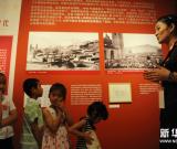 中國美術(shù)館里迎六一 圖