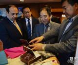 青海藏毯走進(jìn)土耳其 組圖