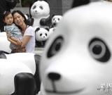 百只“大熊貓”亮相上海街頭 組圖