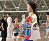 畢業(yè)設(shè)計(jì)展走出校園促就業(yè) 組圖