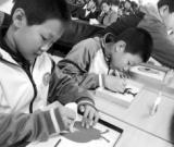 美術老師手繪世界名畫進教案(圖)