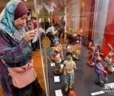 “世界服飾娃娃展”在馬來(lái)西亞舉行 圖