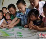 安徽兒童麥秸作畫 呼吁保護(hù)環(huán)境