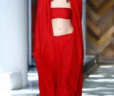 英國皇家藝術學院舉行畢業(yè)設計時裝秀 組圖