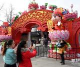 南京秦淮燈會(huì)緊張布展