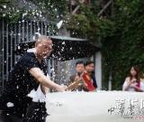 南京舉辦“靈魂之軀”藝術(shù)展 圖