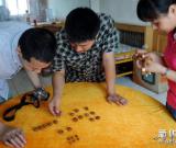 小核雕展現大世界 組圖