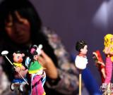 古鎮(zhèn)非物質(zhì)文化遺產(chǎn)聯(lián)展添年味 圖