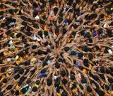 孟買(mǎi)街頭的人體金字塔