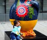 卡通龍貓人偶涂鴉秀亮相武漢街頭