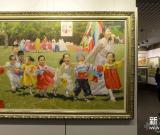 朝鮮油畫展亮相石家莊 組圖