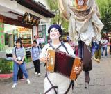 COART亞洲青年藝術(shù)現(xiàn)場(chǎng)在束河古鎮(zhèn)開(kāi)幕