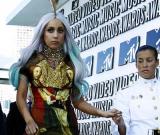 Lady Gaga結(jié)婚時的藝術(shù)范兒