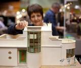 英國(guó)微型工藝品展覽會(huì)打造驚人迷你世界