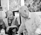 黃永玉懷念黃苗子：他幼稚得不知道什么是乳溝