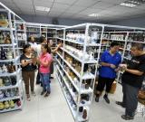 河北邯鄲舉行特色酒瓶展 圖