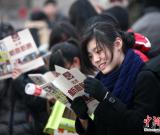 青島4000余學(xué)生藝考美術(shù) 組圖